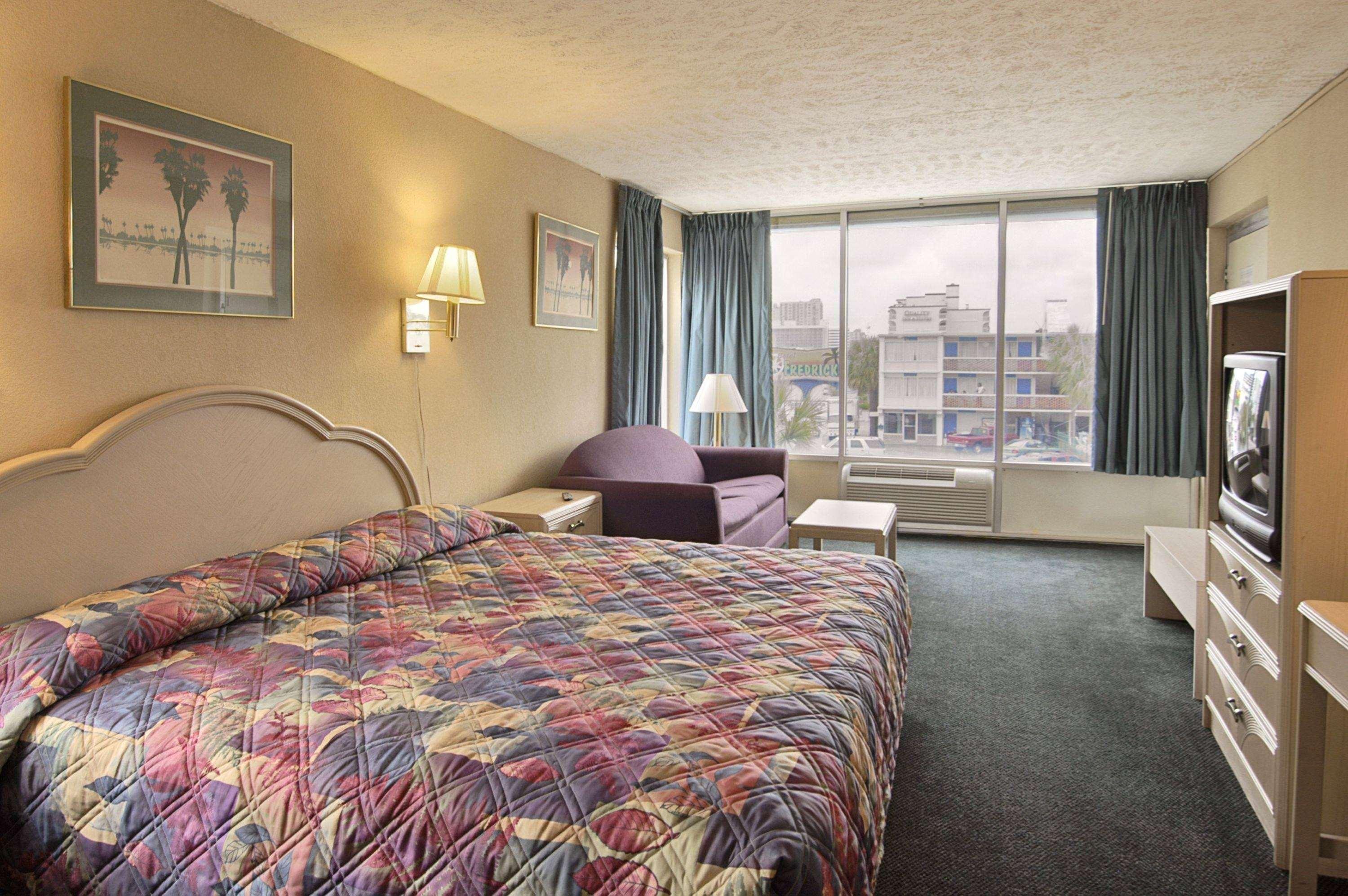 Days Inn By Wyndham Myrtle Beach-Grand Strand Eksteriør bilde